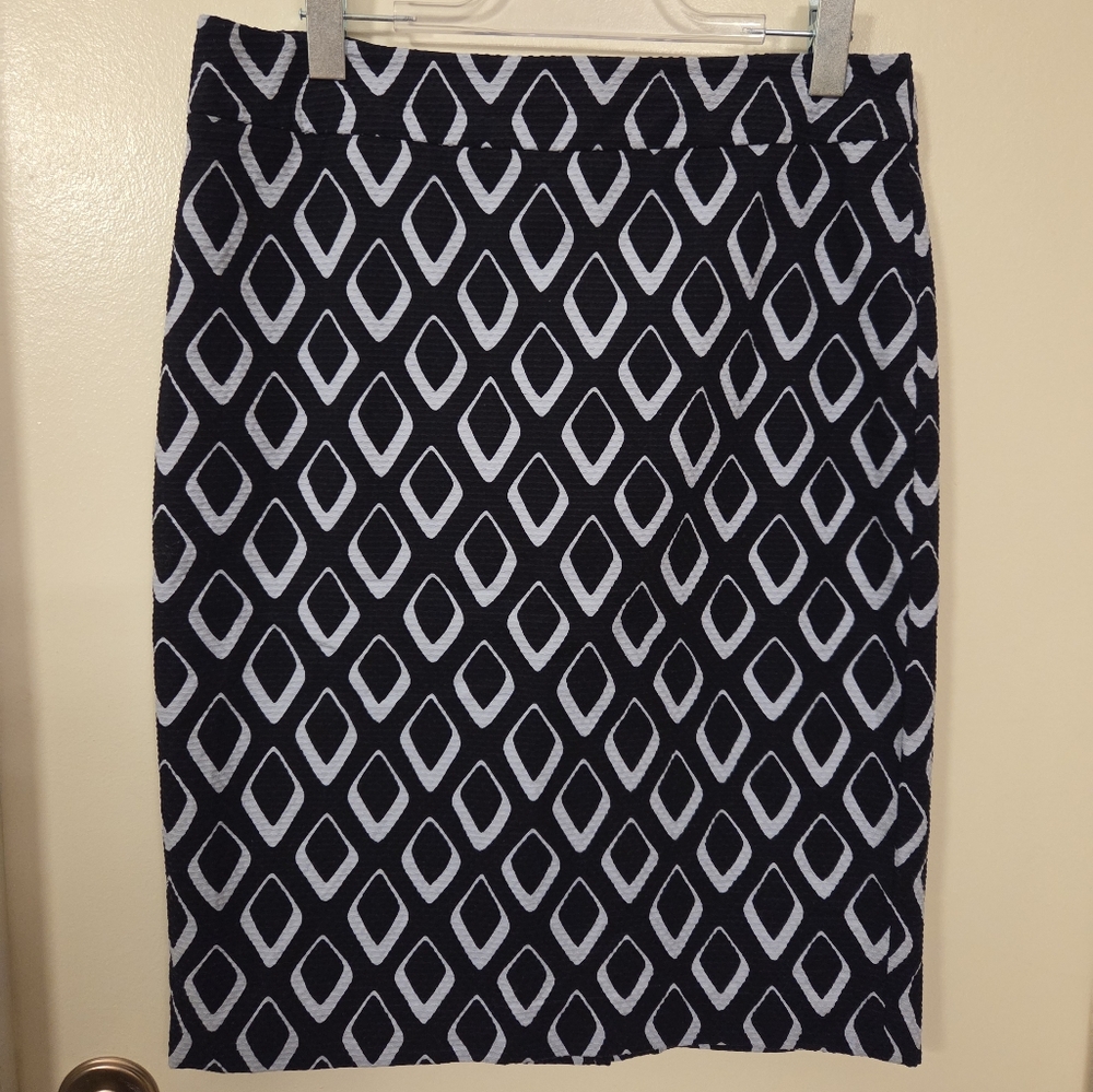 Ann Taylor Navy and White Diamond Pattern Pencil Skirt 12